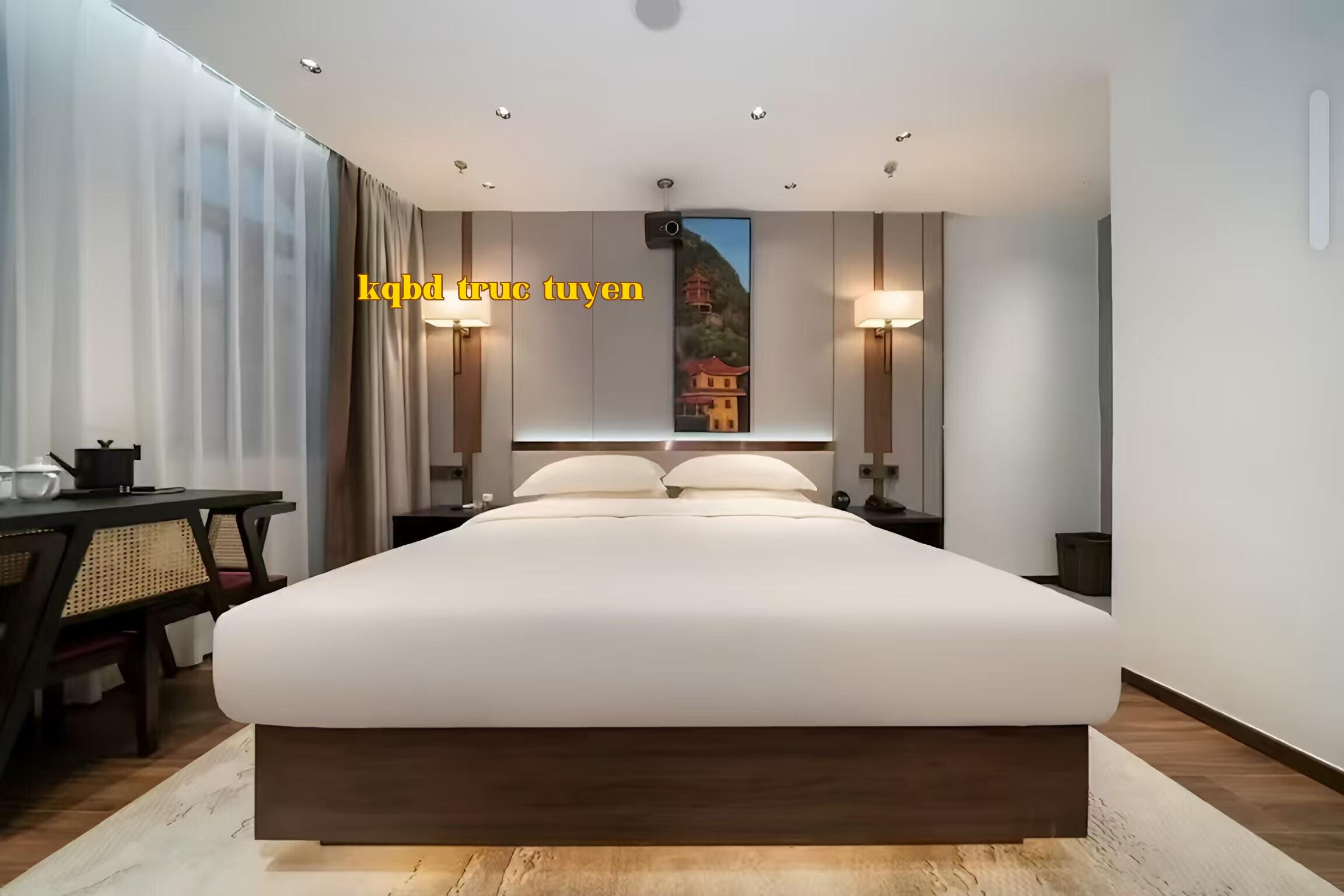 Phòng giường lớn trong trang trại ven biển.